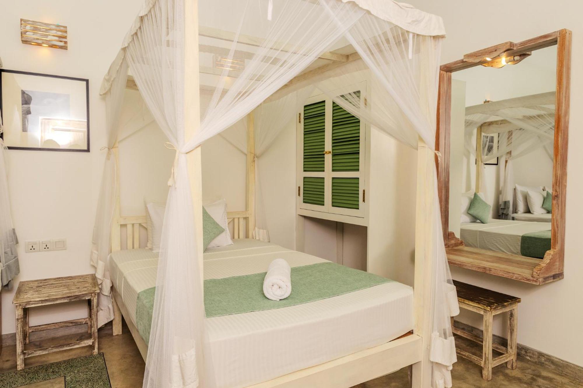 Aurora Bed & Breakfast Unawatuna Ngoại thất bức ảnh